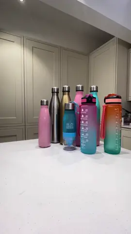 When you see our range of water bottles, you’ll be a little obsessed with them too!!!!! #bottletok #kitchengadgets #kitchenglora #kitchenglora #waterbottle 