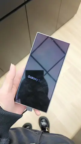 #Samsungs24ultra What are you thinking when you see this? 🥰#SamsungMobile #mobile #digital #Samsung 
