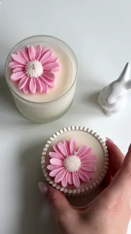 Mini Flower Power candles are the cutest? Right? 🌸 #candle #candlemaking #candletok #candles #flowercandle #soywax #flowers #SmallBusiness #candlemaker #smallbusinesscheck 