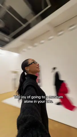 Forever the best solo date spot 🖼️#museumtok #solodate 