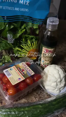Make a healthy snack with me 🥗 I literally swallow this in 5 mins  #fyp #fypシ #snack #healthy #healthysnack #salad #saladsoftiktok #microinfluencer #microinfluencertiktok #content #contentcreator #healthymeal #health #vegetables #makeasnackwithme #capresesalad #lightsnack #like #comment #repost #share #follow