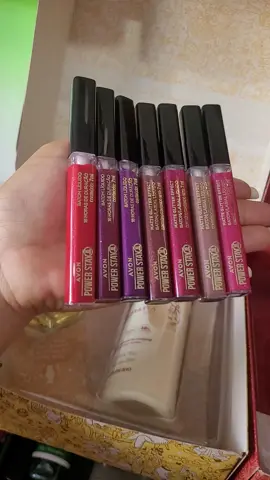 Gloss Power stay Avon🛍😍💄💋 Matte glitter effect💄💋✨️ Batom líquido 16 horas de duração💄💋😍 Todas as Cores disponíveis😍😍😍 $45,99💰