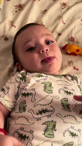 Quien me salva porfavor. Es Broma🙊😅😅  #porfavor #mellizos #virall #paratii #felicidad #bebe 