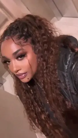 Have you ever spent a month installing locs? ✨ these human hair waterfall locs custom made by me @Bonitalocs ! ✨i love color but color is too mcuh for my patience level😩😂 ✨ ill proably never do this color again😂 ✨i will not make these dor you but you can rake my nee tutorial 🥰😂✨ #bonitalocs #fauxlocs #fauxlocstutorial #bonitarebel #brownhair 