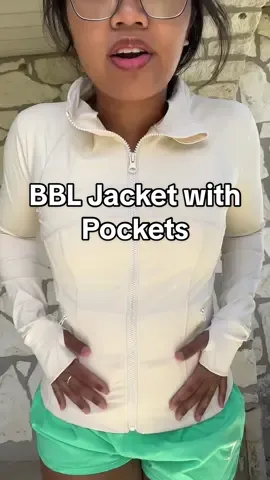 Replying to @K. Rose are we team pockets or no pockets🤔 #bbljacket #bbljacketwithpockets #workoutjacket #workoutclothes #gymclothes 