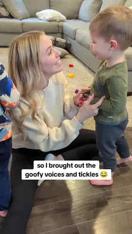 Having toddlers around usually means someone got hurt. Sometimes, the only way to get through the pain is to distract them by being goofy and making them laugh 😂 #gentleparenting #gentleparentingtips #gentleparentinglife #momlife #momlifebelike #momlifeunfiltered #momlifeisthebestlife #toddlers #toddlertantrums #toddlerlife #toddlermom #toddlersbelike #parenting #parentingtips #momhacks #momstruggles #momofboys #momlifehacks 
