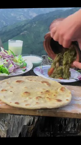 Saag recipe 🤤😋 #forestfeastfinesse #viralvideo #foryou #asmrvideo #cookinginvillage #cookingvideos #nature #beautyhacks #forestcooking 