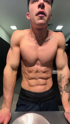 A pulir esta versión!! ⚡️.                           #gym #GymTok #gymmotivation #gymbro #gymrat #GymLife #focused #diet #ripped #mensphysique #classicphysique #mindset #mentality 