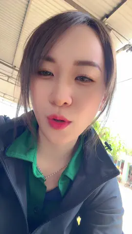 Banker khi đợi Khách iu. Rảnh quá thì mình quay tiktok ạ 🤭🤭#vpbank #banker #VPBank #comm 