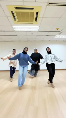 #KOREOGRAFee di Ramadan ke tiga bersama tenaga pengajar @PERMATA Seni Tari . Zapin Madah Pusaka oleh @rojerkajol_official @0rkesmelayurojer