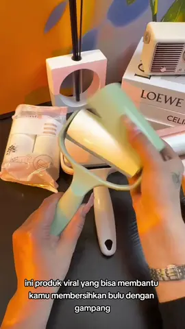Masih lakban buat bersihin bulu kucing yang menempel di naju? pakai roller ini, tinggal gosokkan saja ke baju kamu dan semua bulu yang menempel akan terangkat seketika cek keranjang kuning #shopmaster #perlengkapanrumahtangga #produkviral #rollerbulukucing 