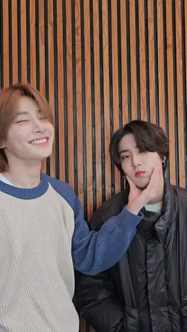 🐿뽀뽀즈🦊의 mua~( ˘ ³˘)🍬 #StrayKids #스트레이키즈 #한 #HAN #아이엔 #I_N #WhiteDay #화이트데이 #YouMakeStrayKidsStay