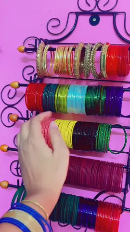 অনেকদিন ধরে এমন একটা চুরির আলনা খুঁজছিলাম অবশেষে মন মত একটা চুরির আলনা পেয়ে গেলাম এখন সব আমার পছন্দের রেশমি চুড়িগুলো এখানে সাজিয়ে রাখবো🥰🥰🥰 চুরির আলনা টা নিয়েছি ফেসবুক পেজ Stee's gallery থেকে❤️🌸#foryoupage❤️❤️ #trendingn #fypシ #viral 