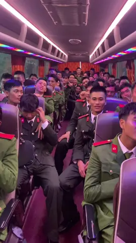 Bao gian nan vất vả xin gửi lại thao trường! Gửi đến người anh thương những lời ca tiếng hát trên đường hành quân! #congannhandan #dieubinh #fyp #k02 