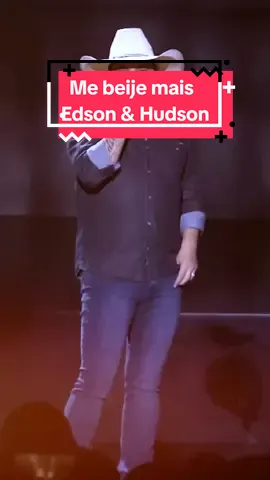 ...E ESSA VERSÃO 🎧❤️#edsonehudson #mebeijemais #musicasromanticas #musicascomletras #musicasparadublagem #musicaparastatus #musicasparastories #coisasdocoraracao #musicassertanejas #indiretamusical  #musicasparacasais #musicasparacasamento #tiktokbrazilmusic #raynahmusic #brazilmusic 