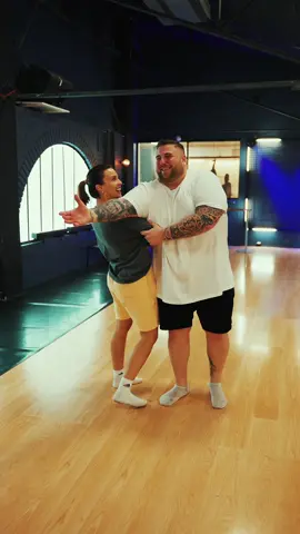 NICOCAPONE ET INÈS VANDAMME SUR UNE SAMBA CE VENDREDI 21h10 TF1 