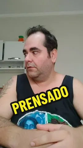 Oops, ninguém viu nada... #MaisQueUma #tiktokbrasil #fypagetiktok #humor #comedia #meme #humornotiktok #engracado #fyp #noitedoprensado 