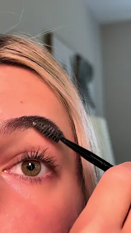 Elevate your self-care routine with our organic castor oil. Perfect for luxurious lashes, radiant skin, and strong, shiny hair. 🌟