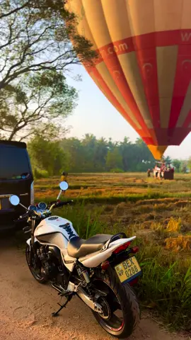 CB4 Revo 🤍 Hot air balloon Srilanka 🔥 #hotairballoon #hotairballonsrilanka #nature #cylone_tik_tok #foryou #fyp #onemillionaudition #trend #modified #viral #sltiktokvideo #bike #bikelifeworld #bikers 