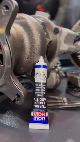 Sempre que você for substituir ou revisar o seu turbo, você precisa do Liqui Moly Turbocharger Additive! Este aditivo protege o seu turbo contra danos causados por partida a seco, e garante que o seu turbo e motor têm a proteção que precisam. Compre agora em nplperformanceparts.com.br (link na bio!) #nplperformanceparts #liquimoly #liquimolybrasil #tubocharger