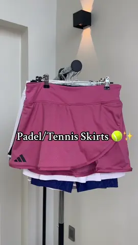 Amamos🤩🎾 #outfittennis #outfits #tennisskirt #padel #adidas #asicsshoes 