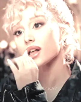 She's so beautiful // #arianagrande #showgirls #arianagrandeedit #showgirlsedit #edit 