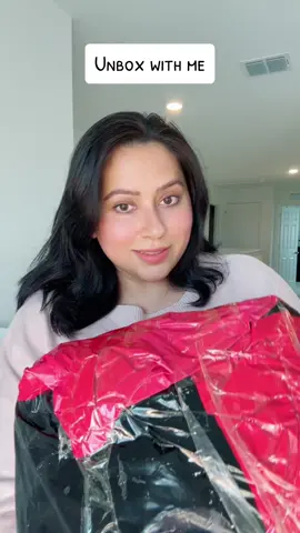 Huge Haul from #tiktokshop #nightsuits #fuzzyslippers #sweatshirts #tanktops #shoes #whitesneakers #sneakersgirl #IGotItFromTikTok #TikTokShopHaul #haultime #haultiktok #unboxing 