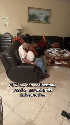 DATSMELLSHET🤢 #fyp #kimp0ssiblez #xyzbca #viral #fypシ #trending #comdey #originalsound #jodapparel #viralvideo 