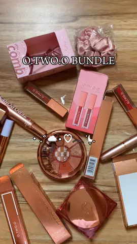 Get these affordable bundle make up girliesss! #otwoo #makeupset 