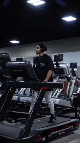 At some point you need to give yourself permission to go all in. And that time is now⏳. #gym #fyp #GymTok #Fitness #motivation 