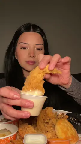 Popeyes mukbang ❤️ #eatwithme 