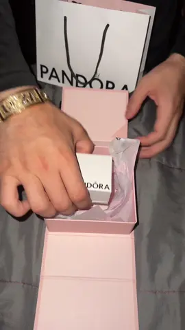 i loveee🥰 #promisering #pandorajewelry #boyfriend 