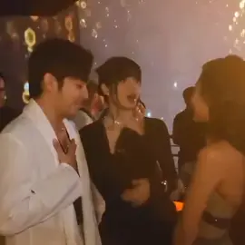 ga bisa ga bisa kali ini gue iri pake banget😭 #blackpink #lisa #anggayunanda #sheninacinnamon 