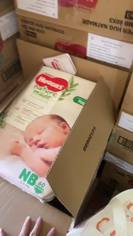 Tã dán sơ sinh Huggies Nature Made Nb60 #reviewmevabe #review #tadan #xuhuong #huggies #huggiesnaturemade #naturemade 