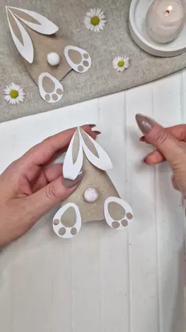 DIY Hase aus Klopapierrolle 🎀🐇🌷 – Die Hasenverpackung eignet sich toll als Mitbringsel oder kleines Geschenk in der Osterzeit.😊 #ostern #mitbringsel #geschenk #eastergifts #easterdiy #basteln #diyostern #bastelnmitklopapierrollen #osterhase