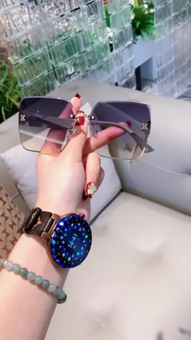 kính đẹp chỉ 40k 1 kính còn freeship ..nhanh tay ấn giỏ hàng màu vàng góc trái video để xem lượt mua và đánh giá sản phẩm nhé ạ#kính #kínhmắt #kínhthờitrang #kínhnữ #kinhnuthoitrang #kinhdiduong #kinhchongbui #kinhchonguv400 #muataitiktokshop #TikTokFashion #videoviral #videolenxuhuong #master2024bytiktok #fyp 