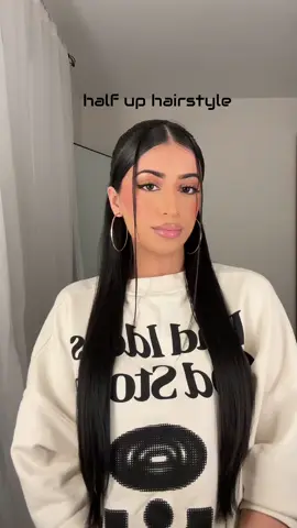 my faveee when my hairs greasy!🖤 #hairstyle #hairtutorial #hairtok #hairinspo #hairstyles #tutorial #halfuphair #sleekhair 