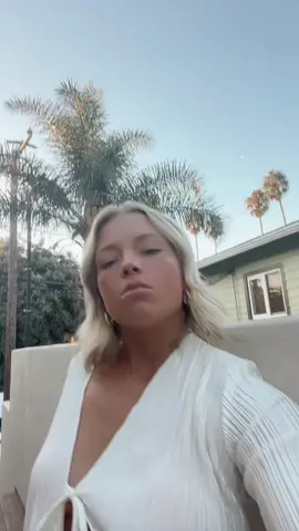 um random dradt bcuz im seeing id tik tok juat doenst like me or sowmthing & i miss palm trees too tho 