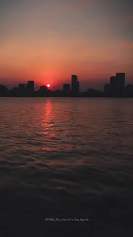 Có những khoảnh khắc, khi qua rồi mới biết đó mãi là kỉ niệm. #nhachaymoingay #nhữngbàihátbuồn #storytâmtrạng #music #lyrics 