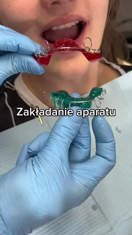 Nosiliście kiedyś aparat ruchomy? #ortodontadzieciecy #ortodontagdynia #ortodontatrojmiasto #stomatolog #stomatologgdynia #metamorfoza #gabinetstomatologiczny #gdynia #aparatruchomy #aparatstaly #aparatortodontyczny 