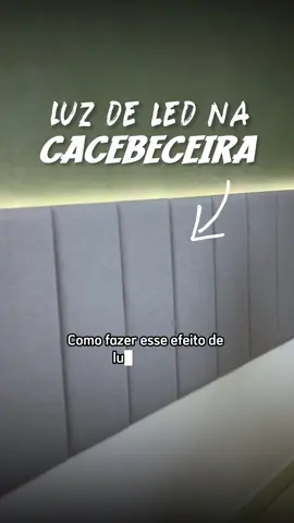 Respondendo a @Camomilá  Como instalar fita de led na cabeceira modulada? Ataquei novamente como mestre da gambiarra! Kkk Dessa vez usei esse joguinho (caiu perdeu) como base para prender a cabeceira na parede.  Eu sei que existem outras maneiras de fazer esse serviço, outras até bem profissionais… mas meu intuito aqui é ensinar pra você que assim como eu não tem nenhuma experiência com marcenaria, mas que preza pelo bom acabamento, beleza e funcionalidade na decoração. Essa cabeceira é parte do projeto de decoração que estou fazendo em uma casa alugada, então se você mora de aluguel saiba que essa é uma ótima solução pra deixar seu cantinho ainda mais bonito, de maneira descomplicada. Me diz aí o que você achou dessa ideia, e me ajude a espalhar essa dica compartilhando com um amigo. . . . #decoracaocasaalugada #tiktokreceita #reforma 