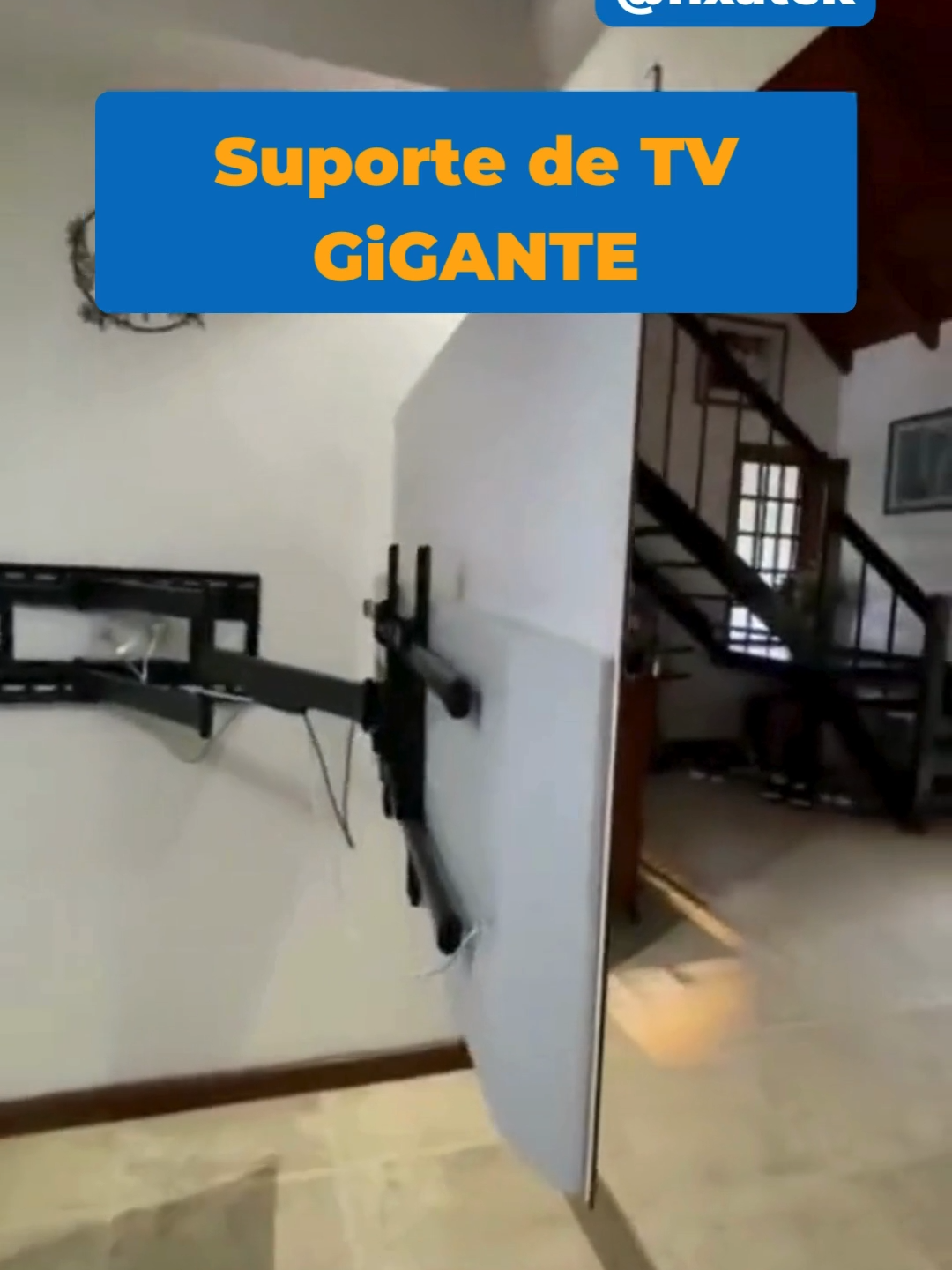 Suporte de TV articulado gigante instalado em TV Oled 55 polegadas | Modelo FT-84100 Fixatek