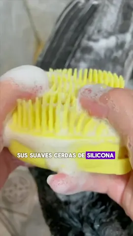 !CEPILLO PARA BAÑO DE MASCOTAS!  ✨️ Cepillo de masaje para mascotas 🐱 Dispensador de champú 🐾 Suaves cerdas de silicona  🐶 Para perros y gatos #mascotas #cepillomasajeador #savaty 👌🏻 Link de whatsapp en nuestro perfil.