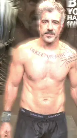 I need to work out with him 😍🛐  #felipegini #crossfit #crossfitter #crossfitbrasil #fyp #Lifestyle #crossfitedit #muscles #athletes #menover40 #homemde42anos #daddy #oldermen 