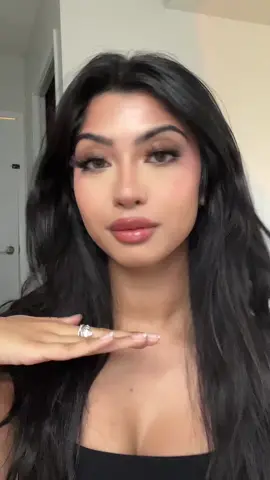 Makeup Therapy with Miss Ariana 