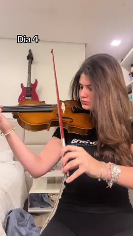 Tentando tocar qualquer música em qualquer instrumento em menor tempo possível com o violino🎻❤️ Experience- Ludovico Einaldi 