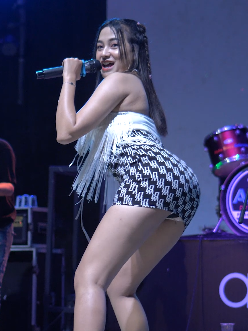 VERIN VERNANDA Nyelll Full Video Youtube PEDALPRO #lamunan #biduandangdut #fyp #viralvideo #prabowo #gemoy #okgas #biduanhoot #biduancantik #dangdutkoplo 