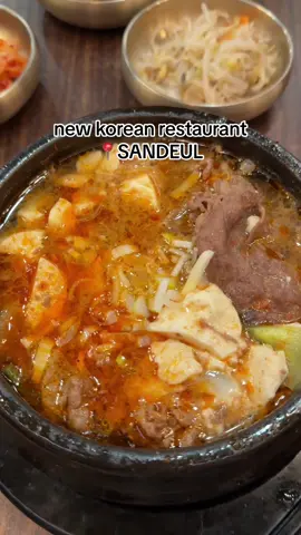 i know you girlies LOVE korean food, so def check this place out if youre in the area! #koreanfood #tofusoup #vancouverkoreanfood #vancouvereats #coldnoodles 