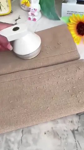 CLOTHES LINT REMOVER #lintremover #clotheshacks #lint 