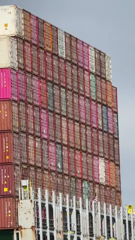 Long! 😳 #ship #shipping #vessel #containers #containership #spotting 